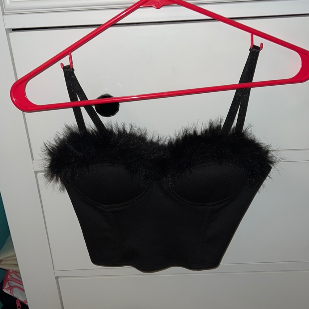 black crop top